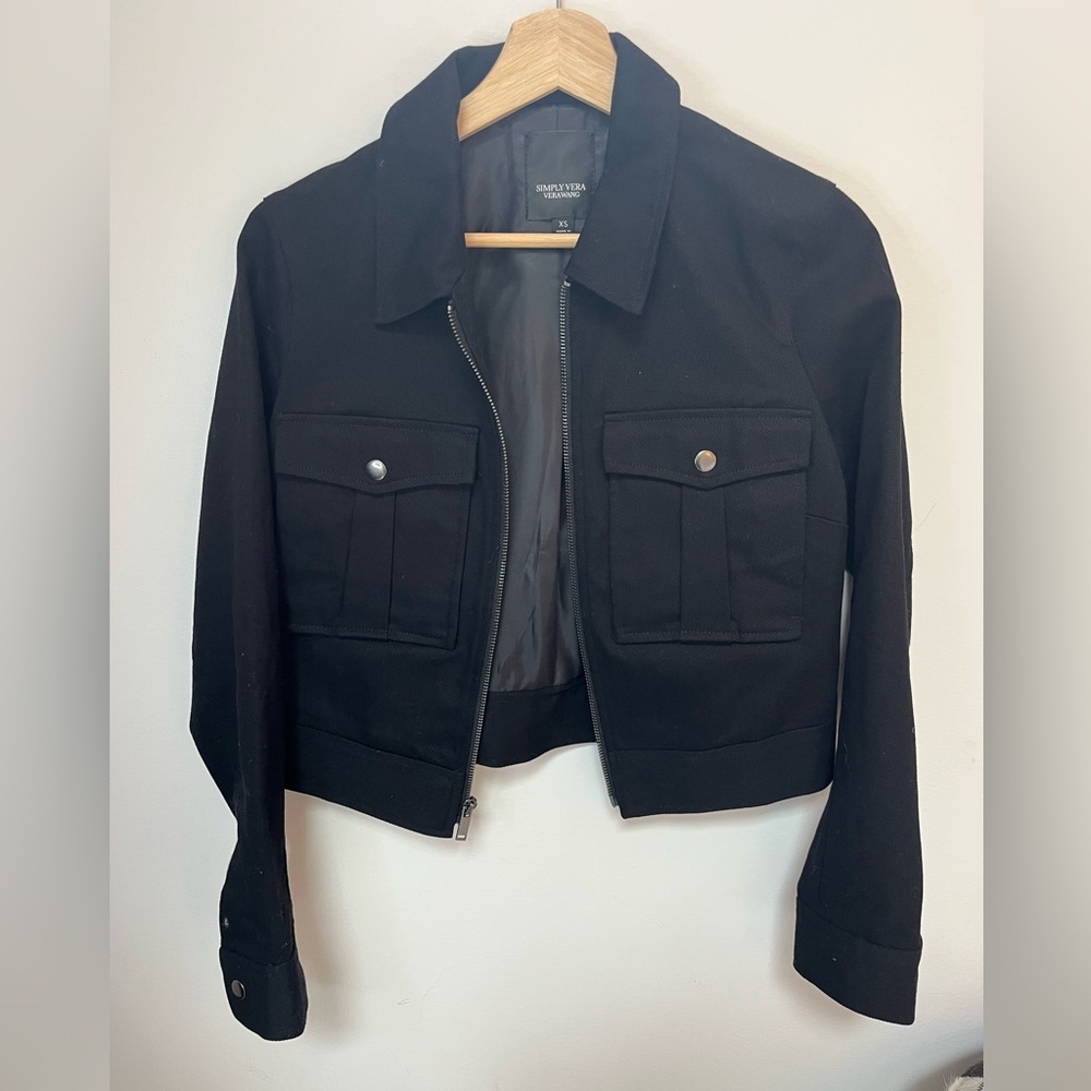 Black Cropped Utility jacket with front pockets women’s xs
